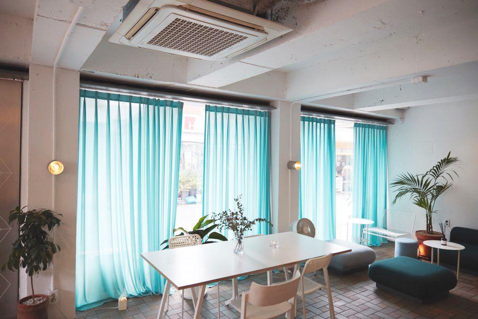 Cafe PIU 店內空間